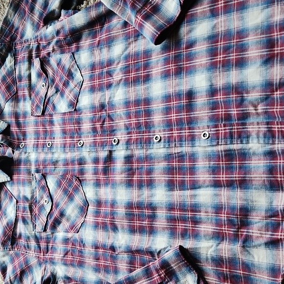 Wrangler Men's Plaid Button-Up Shirt Size Large - Picture 4 of 9